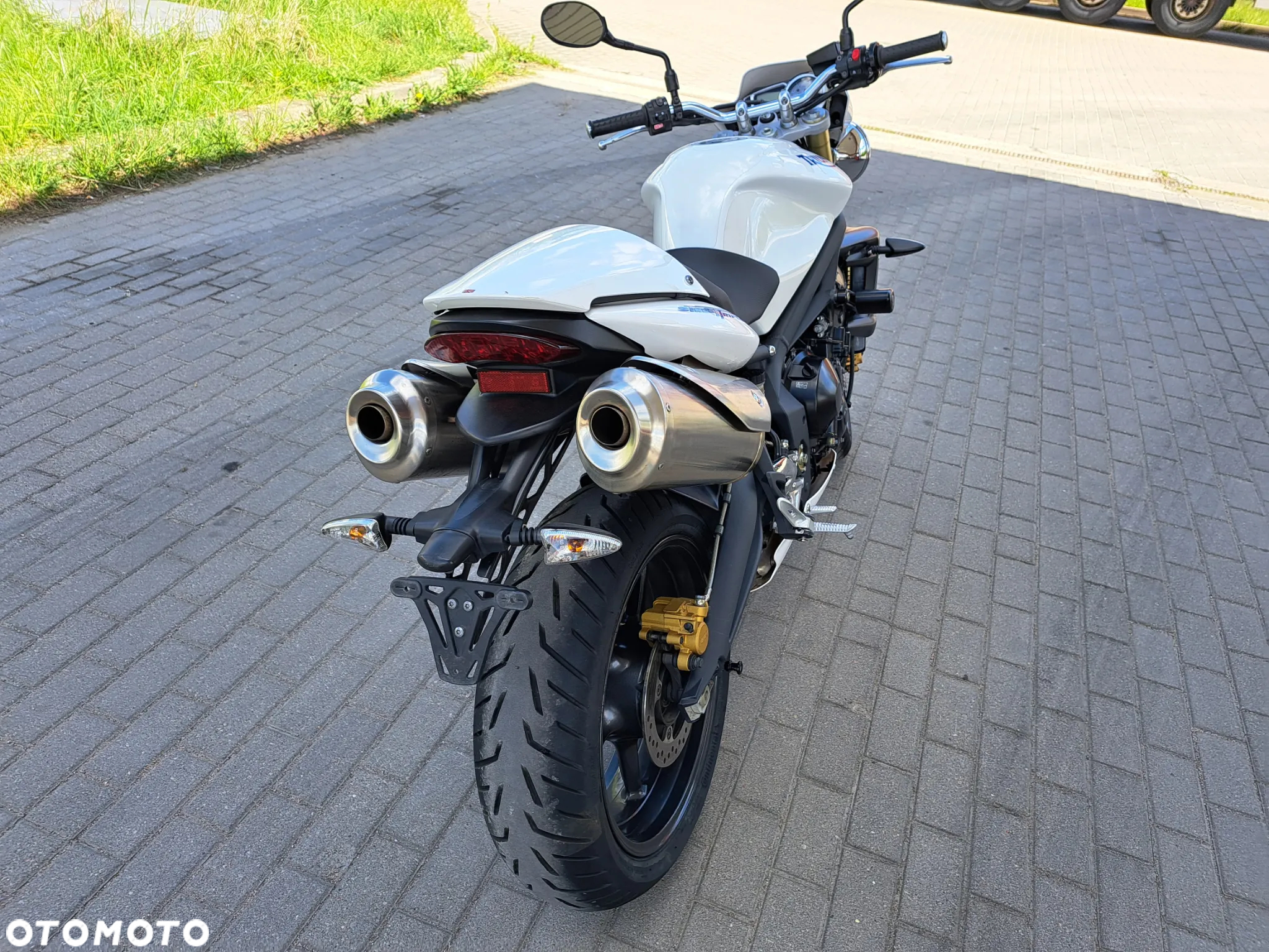 Triumph Street Triple - 7