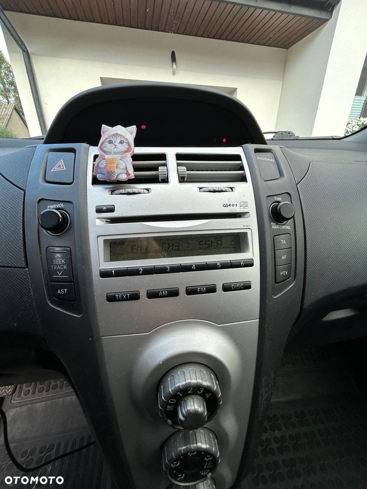 Toyota Yaris - 21