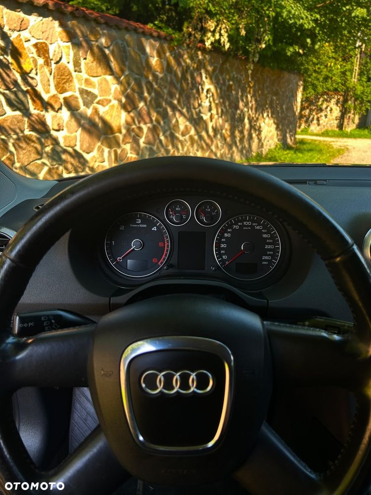 Audi A3 Sportback 1.6 TDI DPF Attraction - 13
