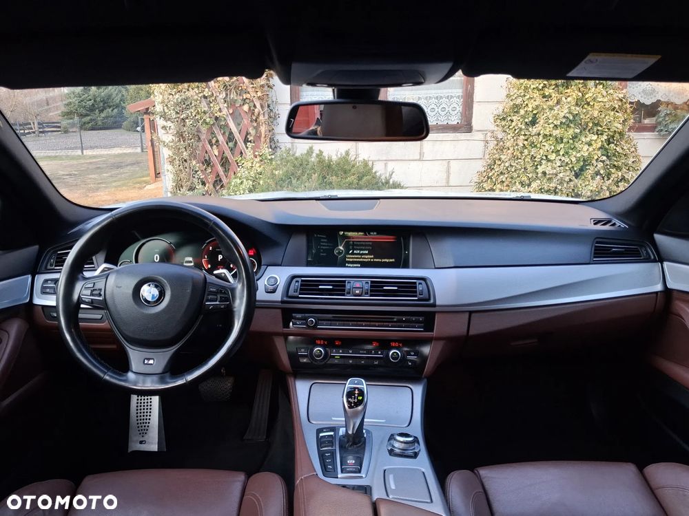 BMW Seria 5 525d xDrive Sport-Aut - 9