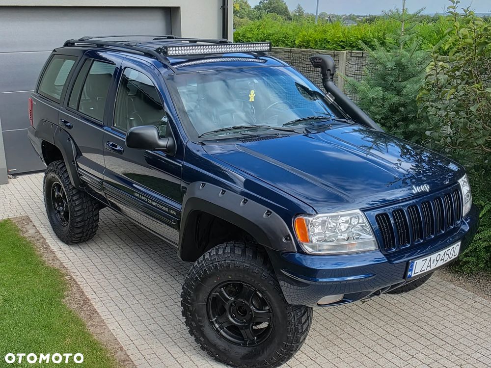 Jeep Grand Cherokee - 24