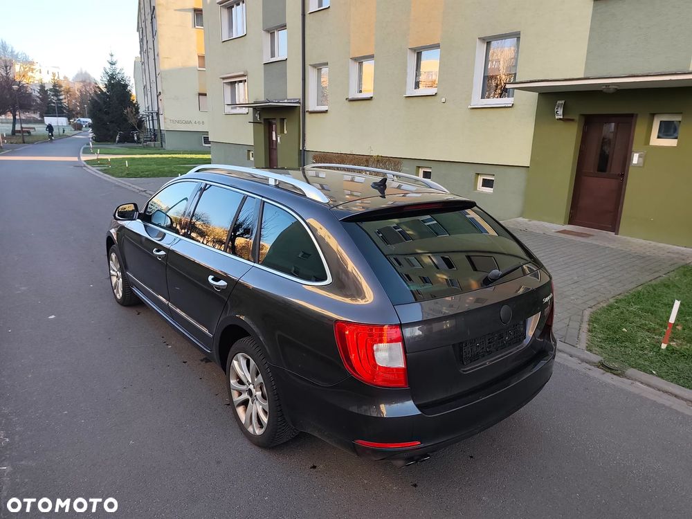 Skoda Superb 2.0 TDI DPF Exclusive - 9