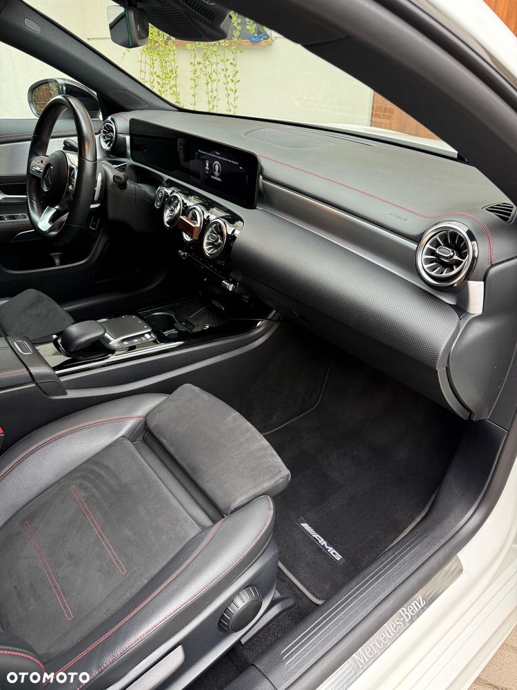 Mercedes-Benz CLA 200 AMG Line 7G-DCT - 7