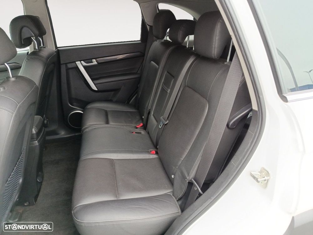 Chevrolet Captiva 2.2 VCDi Seven 7L — fotografia 13