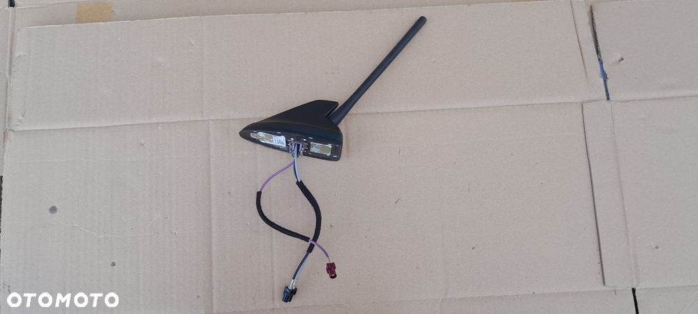 FORD FIESTA MK8 ANTENA DACHOWA - 1