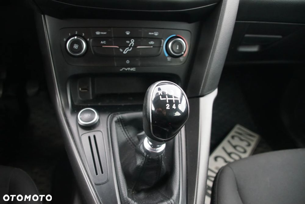Auto na części - Ford Focus MK3 Lift 1.5 TDCI 95 KM GM5Q-6006-AA AV6R-7F096-GG ZJNC 2019R Silnik Skrzynia Drzwi Maska Błotnik Klapa Zderzak Lusterko Klamka Lampa Szyba Deska Kokpit Sterownik Moduł Czujnik Licznik Wyświetlacz Panel Kierownica - 14