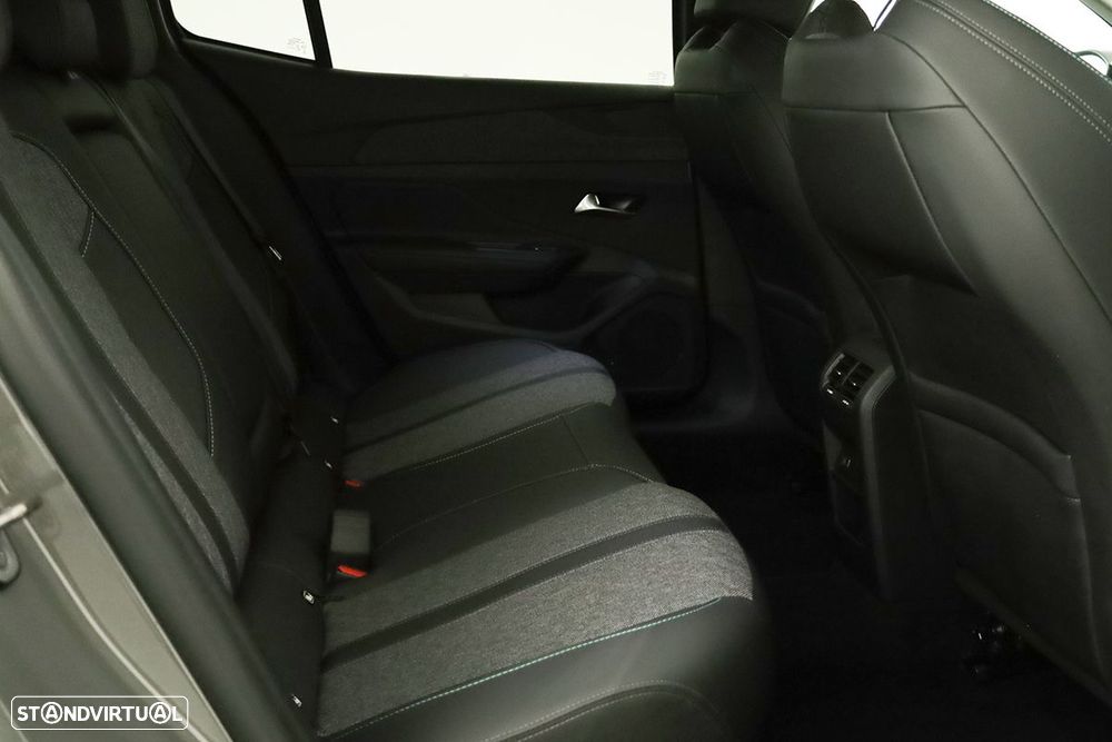 Peugeot 408 1.6 Hybrid Allure e-EAT8 - 23