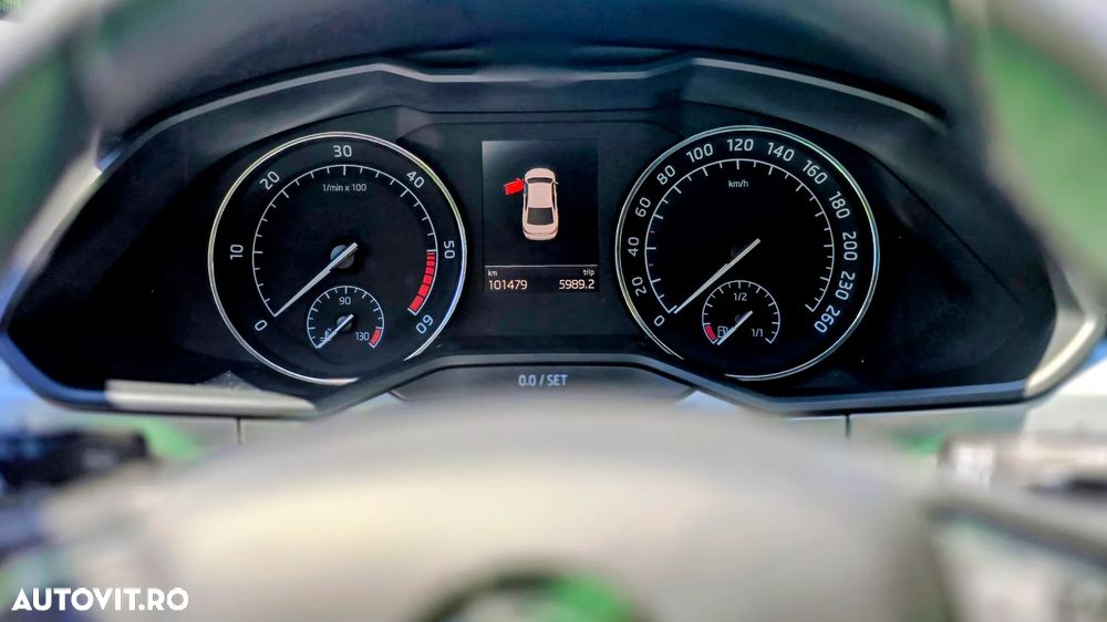 Skoda Superb 2.0 TDI Ambition - 14