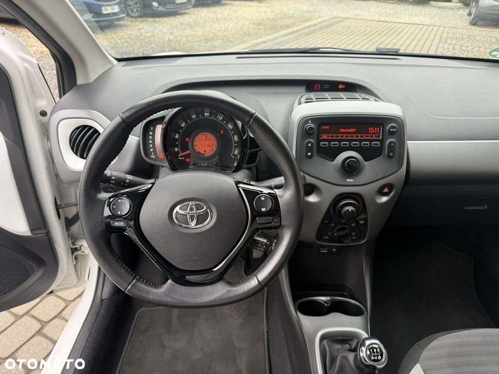 Toyota Aygo x-play - 15