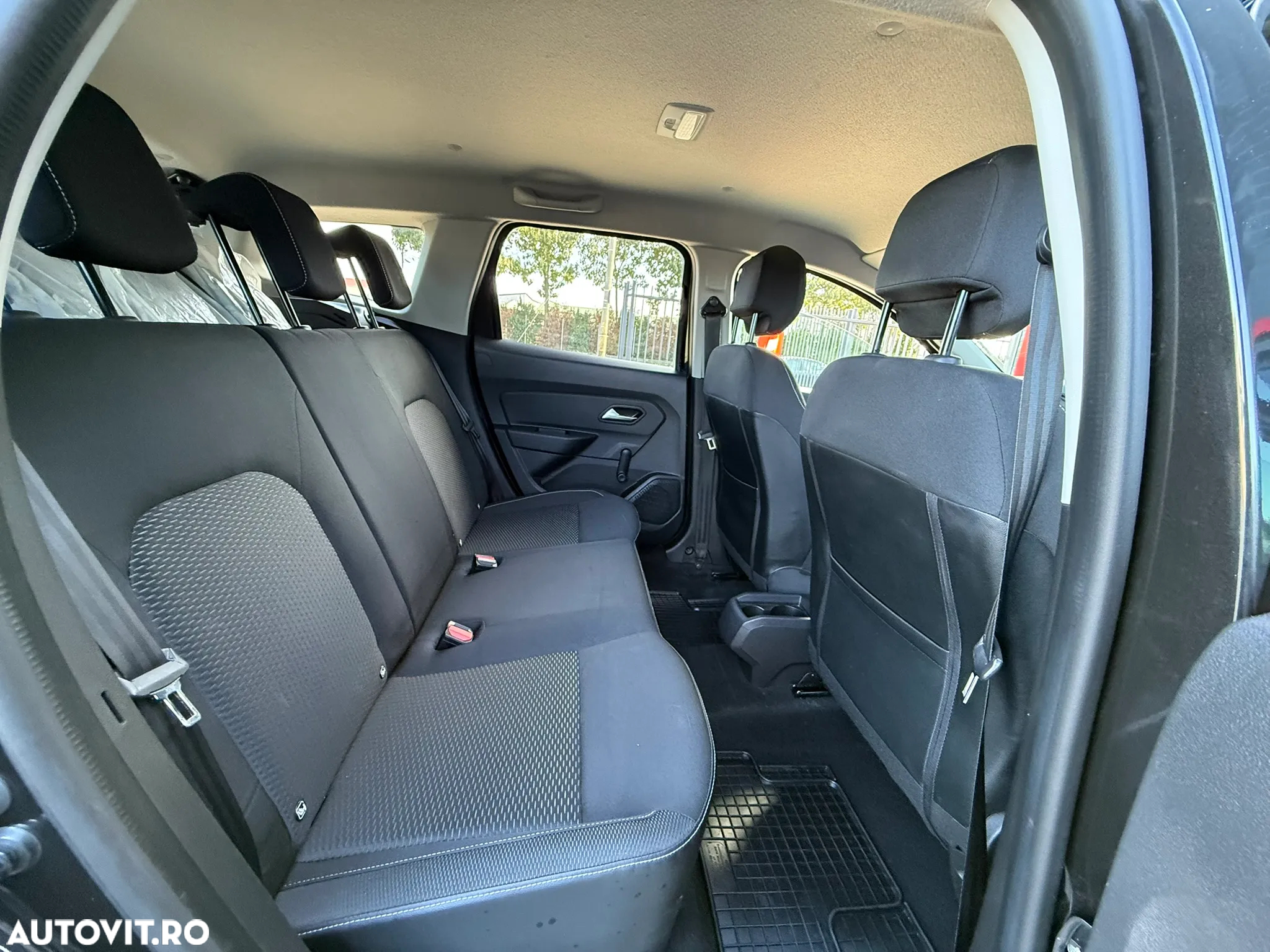 Dacia Duster 1.6 SCe Comfort - 8