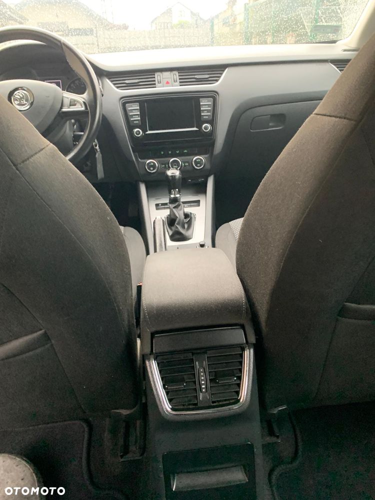 Skoda Octavia 2.0 TDI Ambition DSG - 13