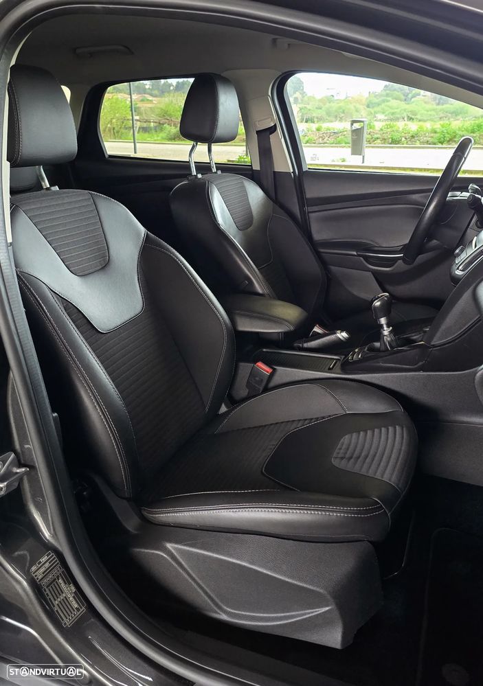 Ford Focus SW 1.0 EcoBoost S&S TITANIUM - 7