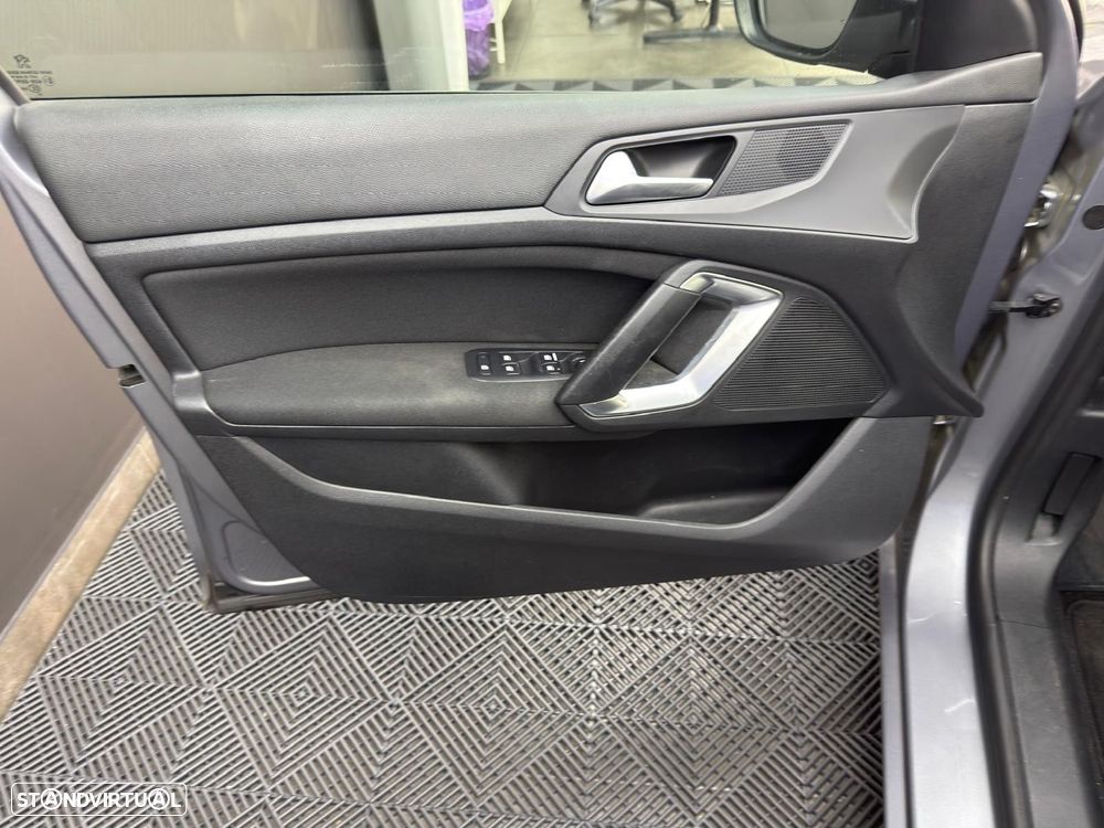 Peugeot 308 1.2 PureTech Style J17 - 28