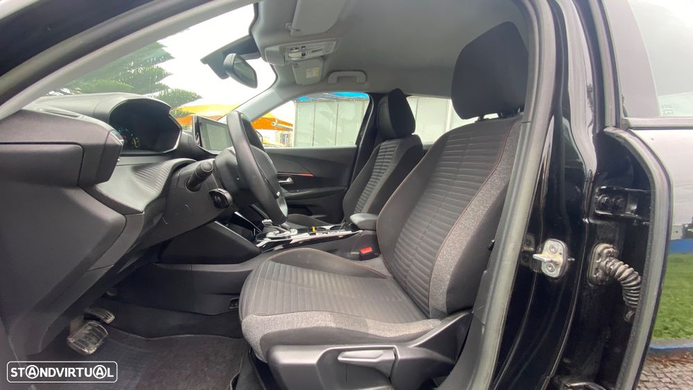 Peugeot e-2008 50 kWh Active Pack - 23