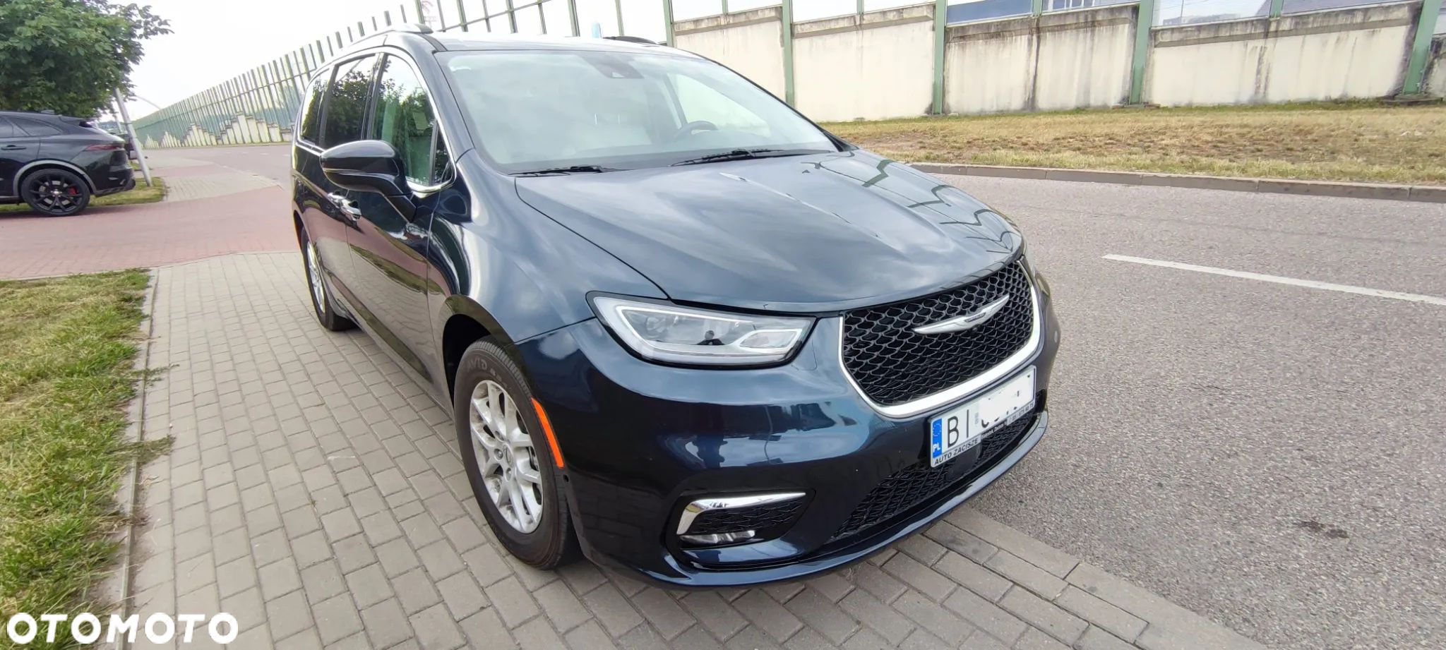 Chrysler Pacifica - 1