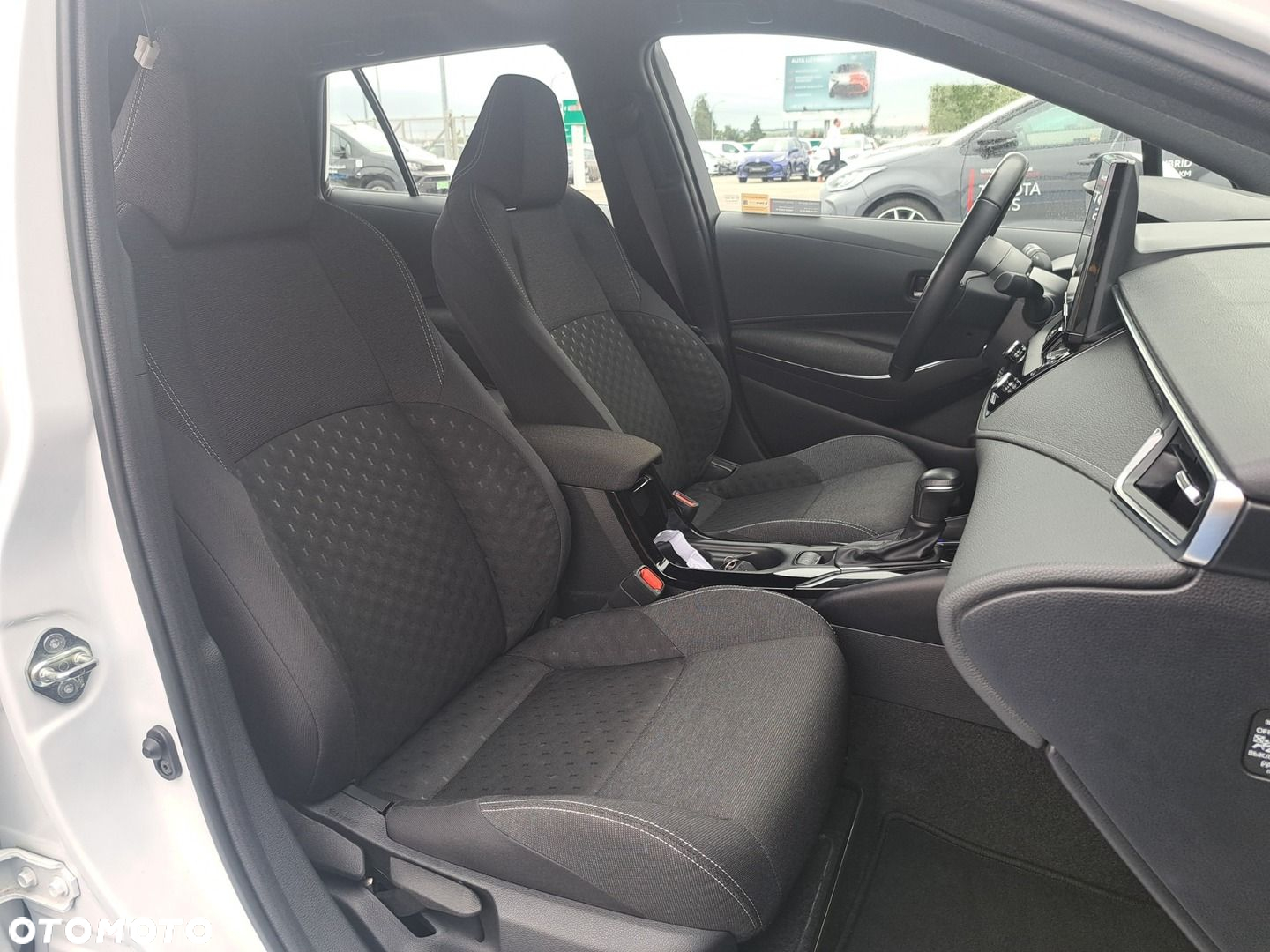 Toyota Corolla 1.8 Hybrid Comfort - 19