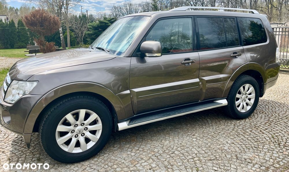 Mitsubishi Pajero - 1