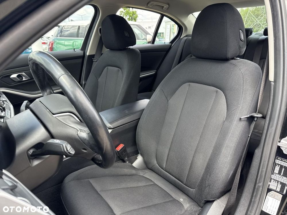 BMW Seria 3 318d Advantage - 12