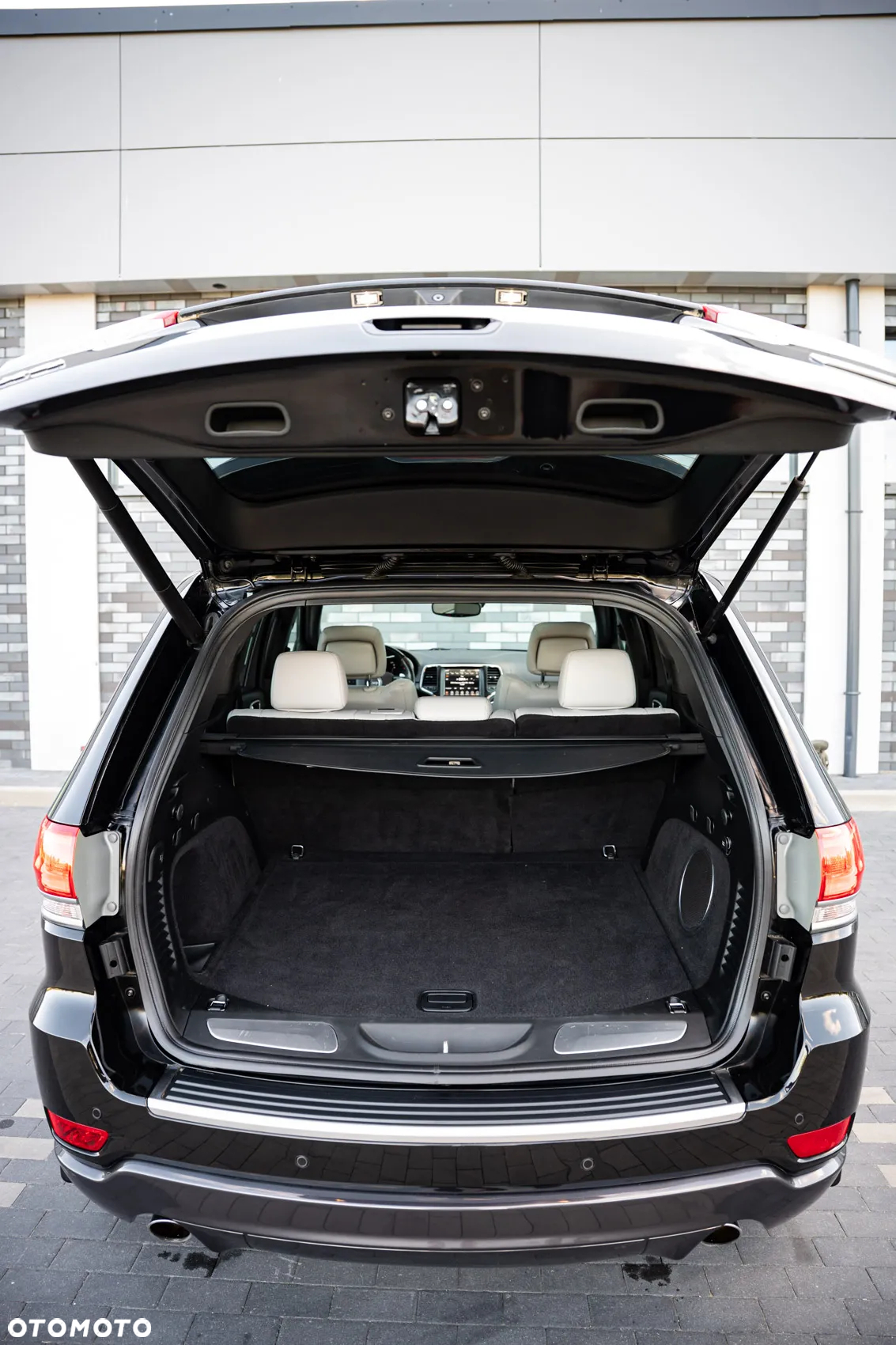 Jeep Grand Cherokee - 27