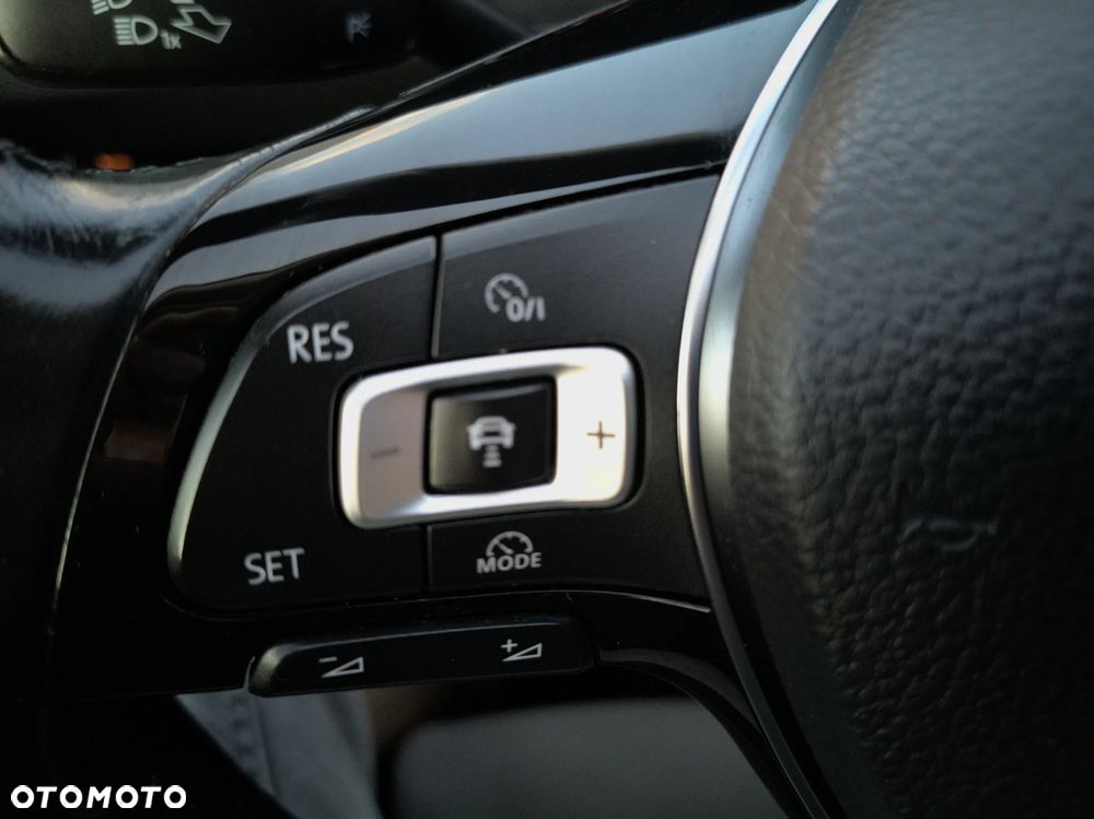 Volkswagen Passat 1.4 TSI ACT (BlueMotion Technology) Highline - 19