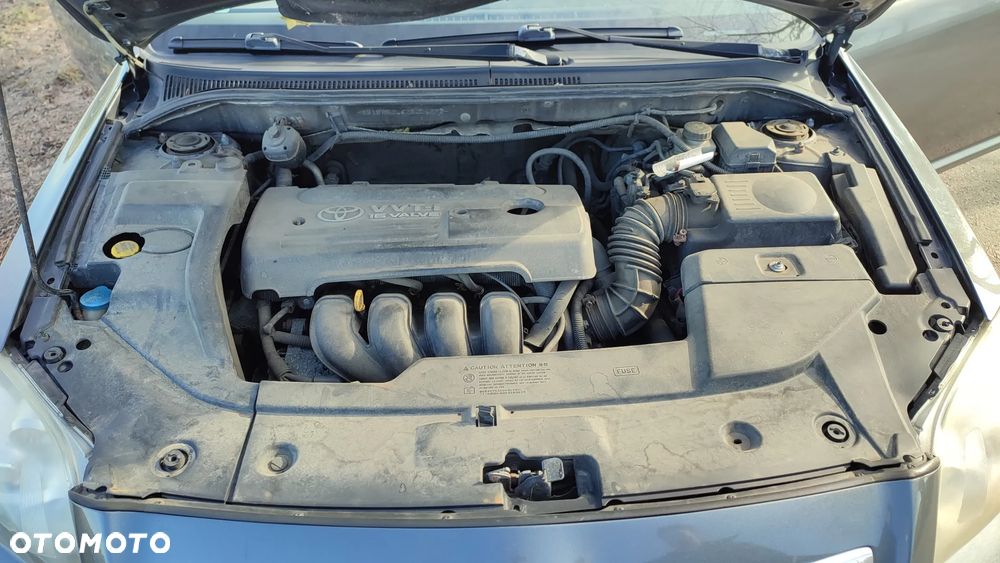 Toyota Avensis 1.8 VVT-i Luna - 13