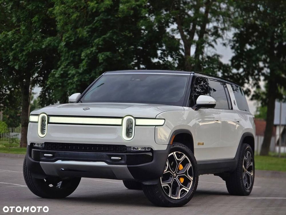Rivian R1S - 2