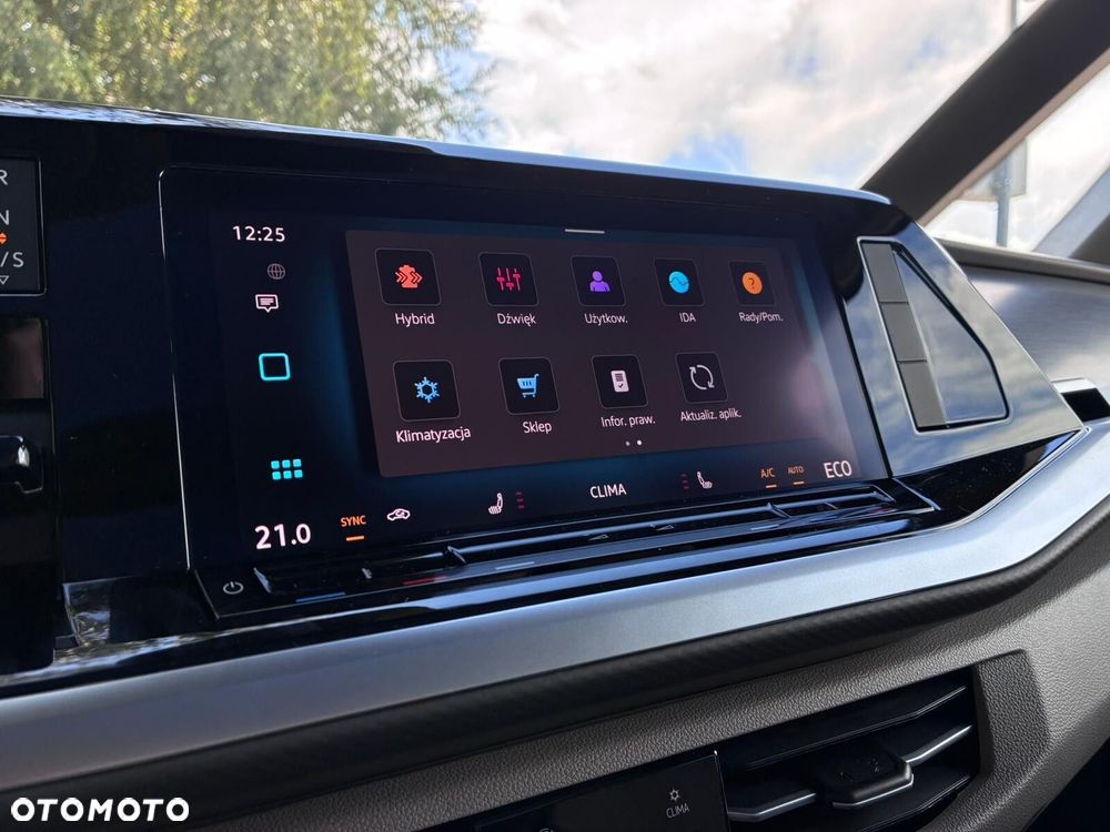 Volkswagen Multivan - 26