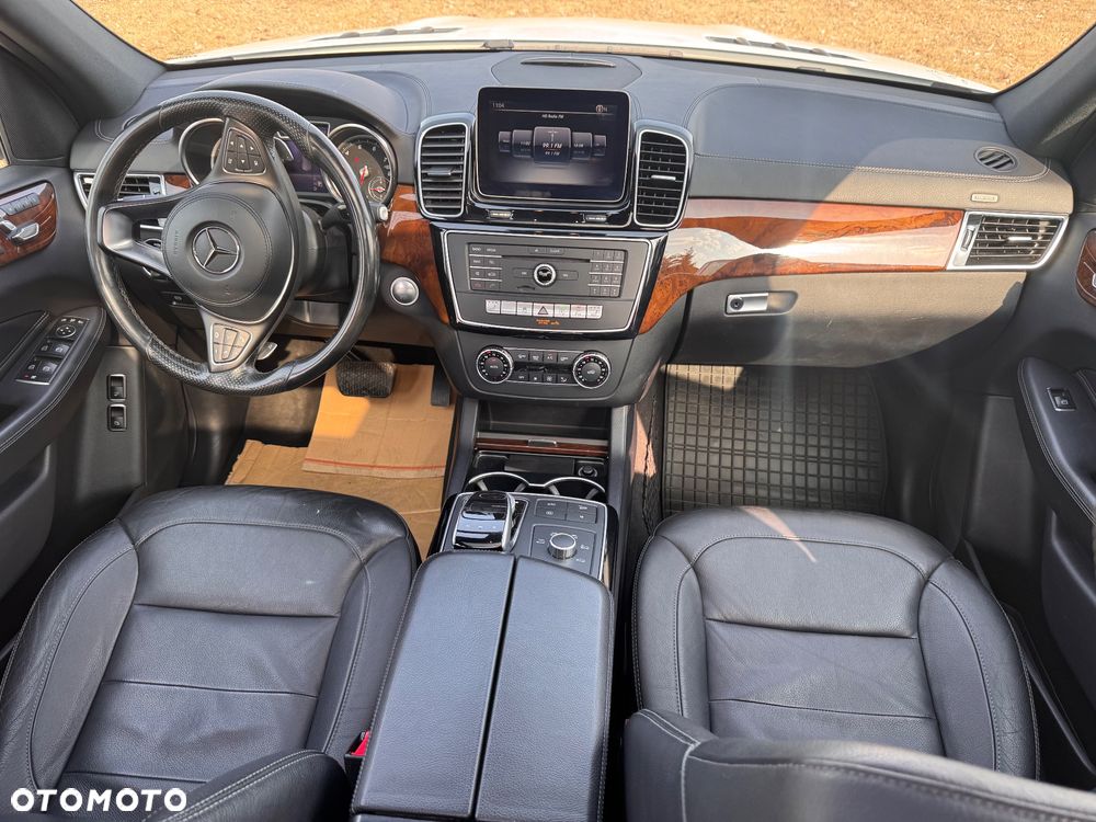 Mercedes-Benz GLS 400 4Matic 9G-TRONIC AMG Line - 21