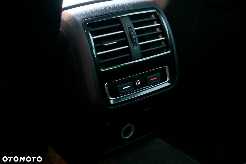 Volkswagen Passat Variant - 30