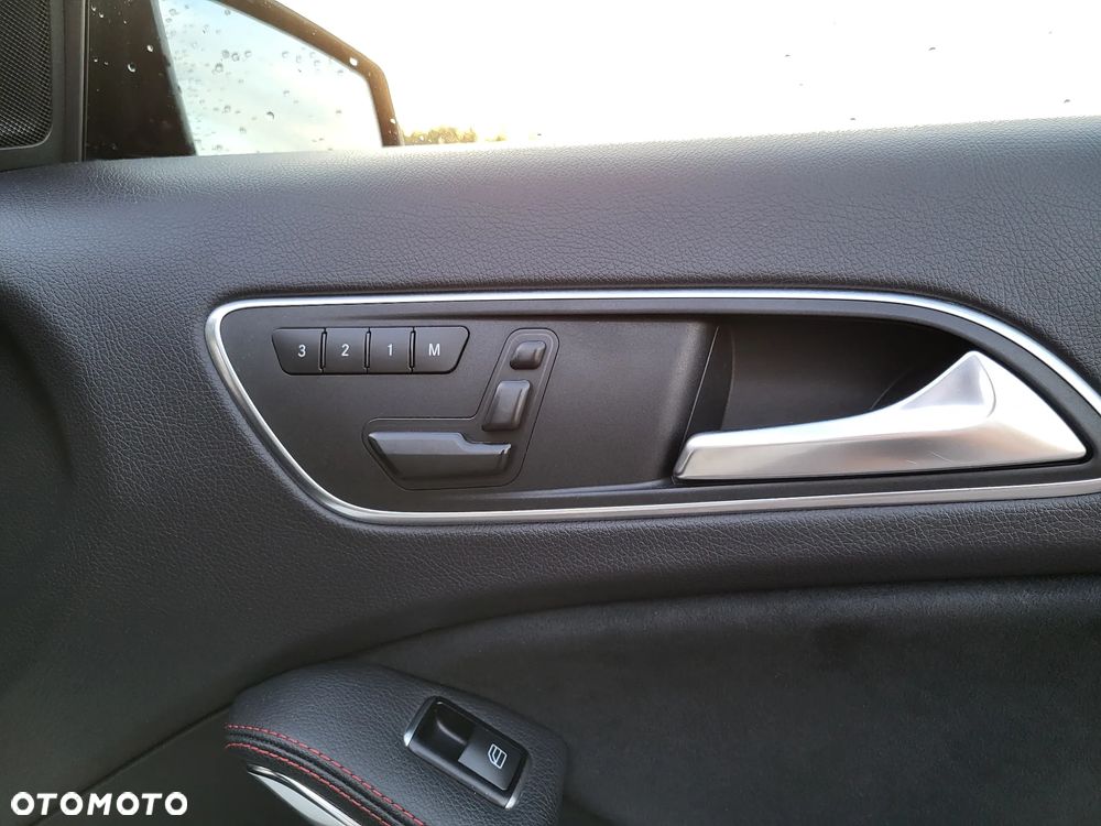 Mercedes-Benz Klasa A 250 Sport 7G-DCT - 22