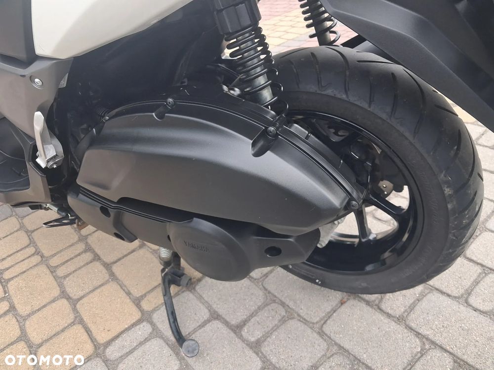 Yamaha NMAX - 12