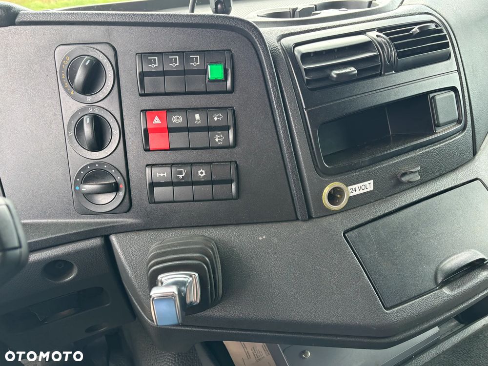 Mercedes-Benz ATEGO 1524  EURO 6 (1527, 1530) kontener z windą , kabina przeedłużana  z łóżkiem składanym, kurierka, paletówka, - 19