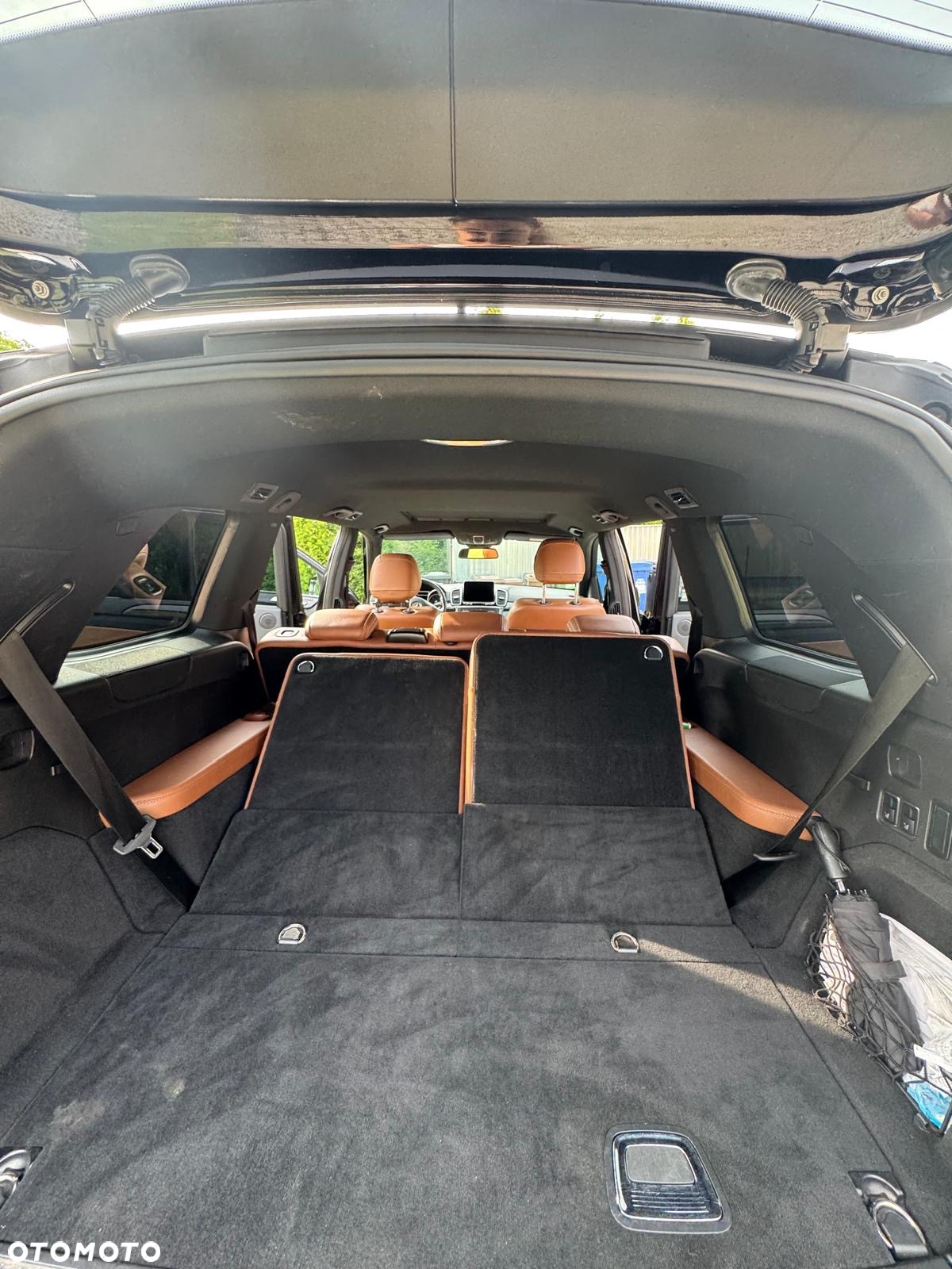 Mercedes-Benz GLS 350 d 4-Matic - 11