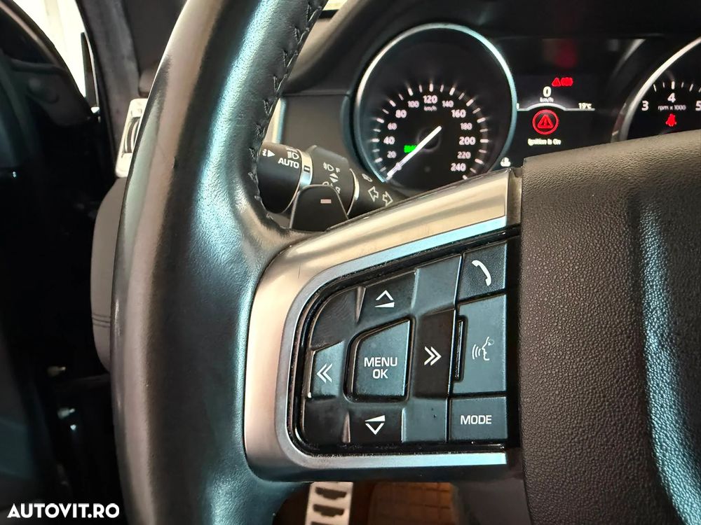 Land Rover Discovery Sport - 12