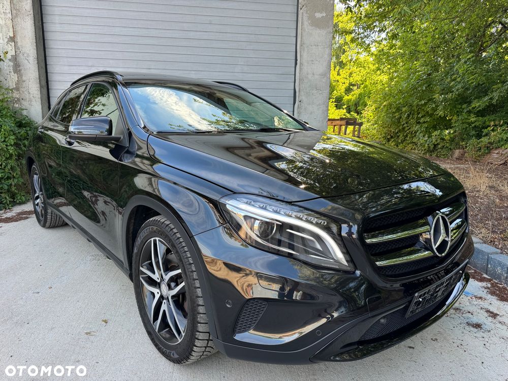 Mercedes-Benz GLA 250 4Matic 7G-DCT AMG Line - 1