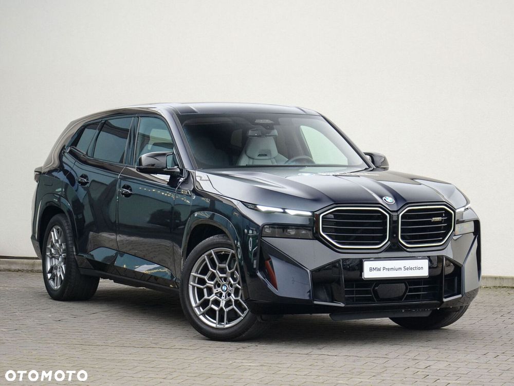 BMW XM - 8