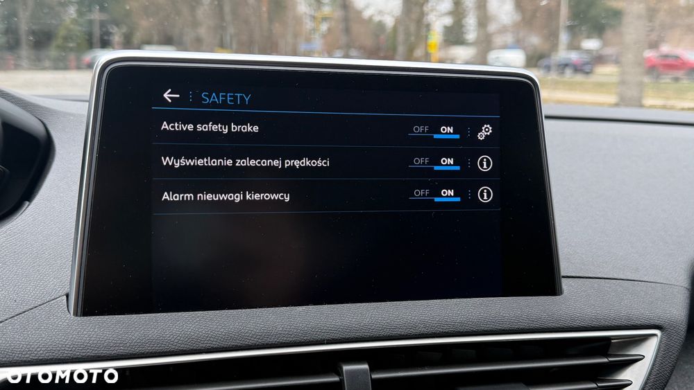 Peugeot 3008 1.6 BlueHDi Allure S&S - 32