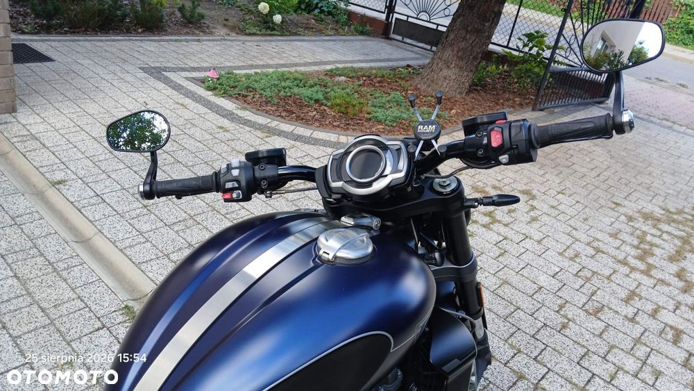 Triumph Rocket - 3