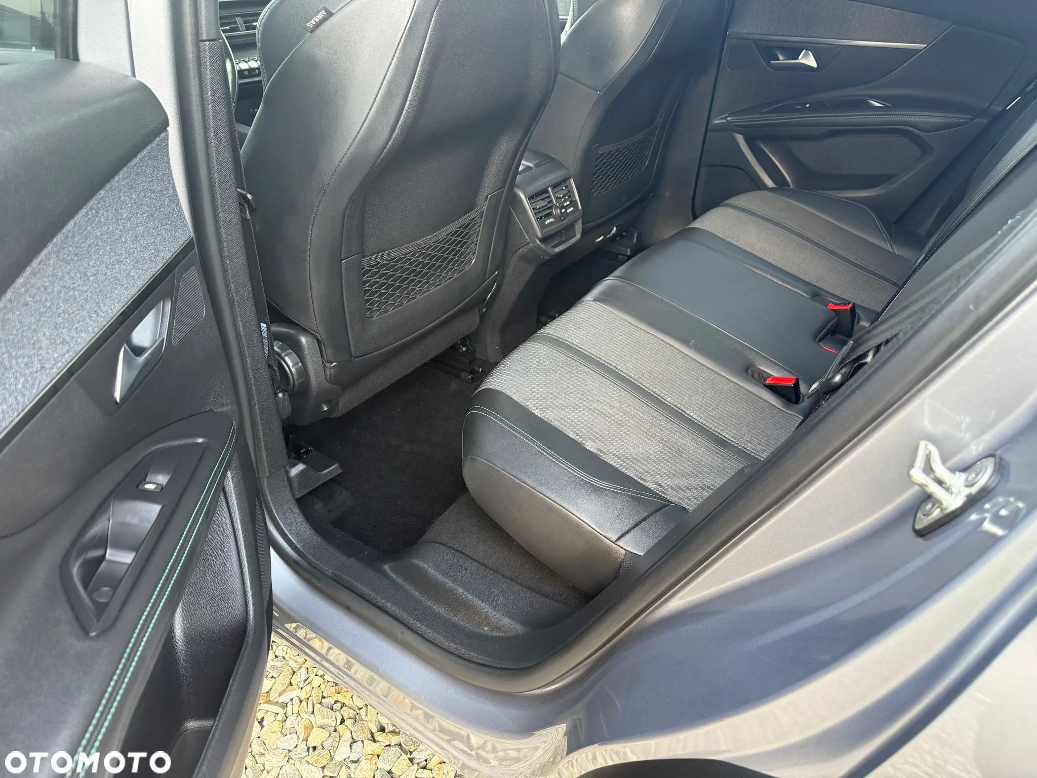 Peugeot 3008 PureTech 130 Stop & Start GPF Allure Pack - 36