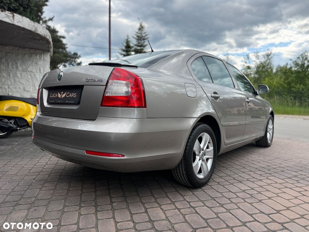 Skoda Octavia 1.6 Selection - 7