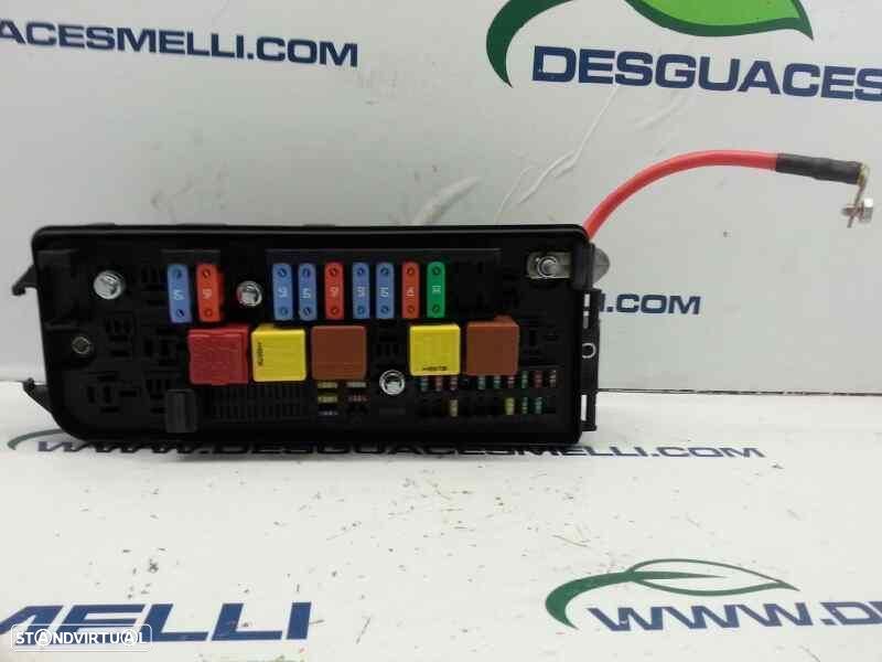 CAIXA DE RELES FUSÍVEIS OPEL VECTRA - 1