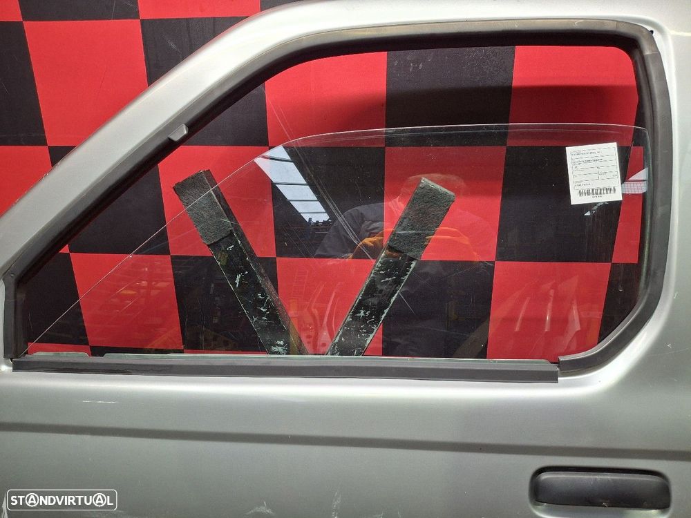 Vidro Porta Frente Esquerda Nissan Pick Up (D22) - 1