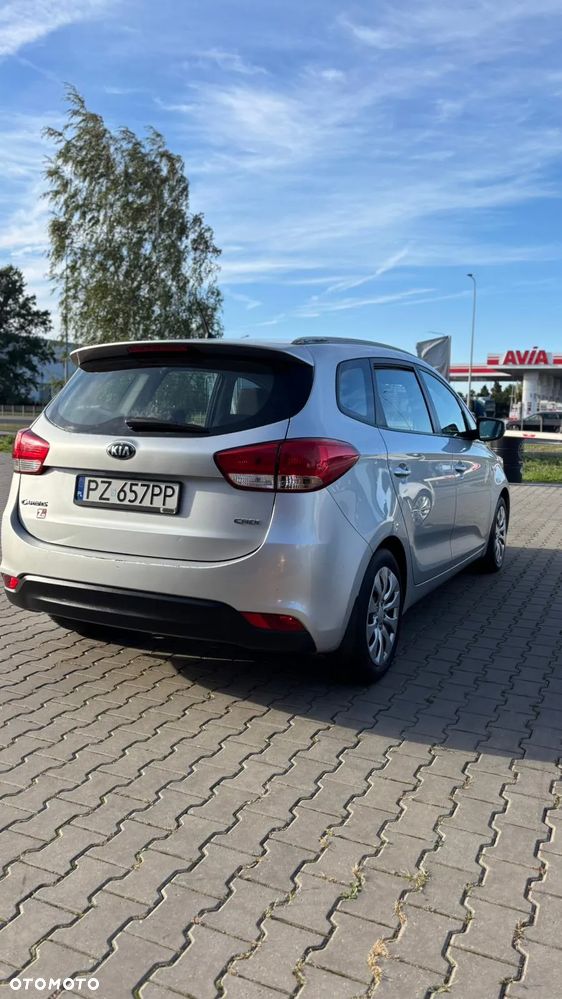 Kia Carens - 3