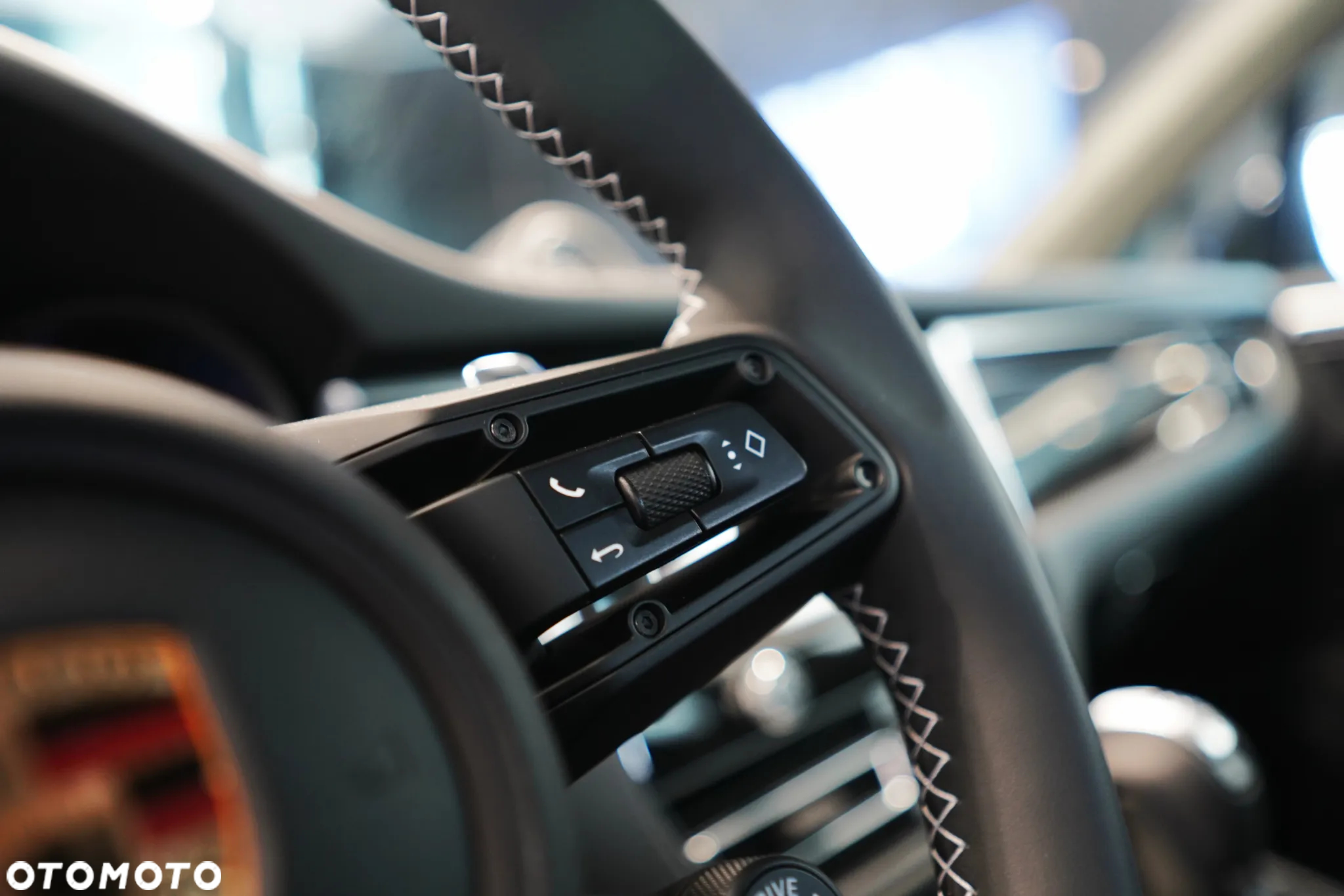 Porsche Macan T - 17