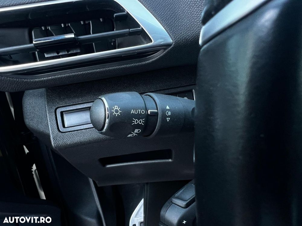 Peugeot 3008 PureTech 130 Stop & Start GPF EAT8 GT - 30