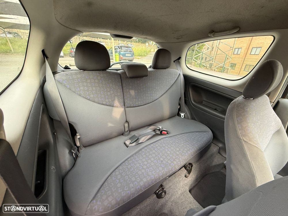 Toyota Yaris 1.0 Base C/Radio - 14