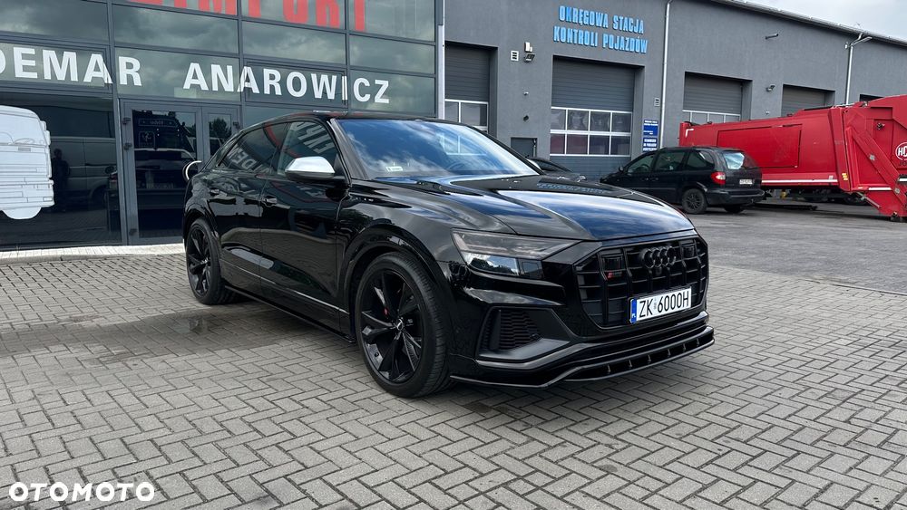 Audi SQ8 - 8