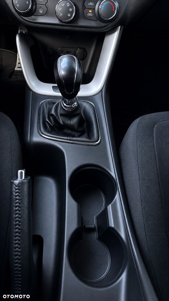 Kia Ceed 1.4 CVVT Fifa World Cup Edition - 16