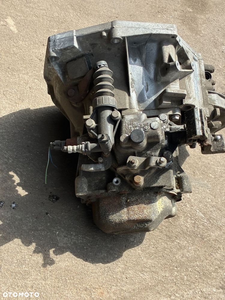 FIAT SKRZYNIA BIEGÓW Manualna  5-biegowa 55196326  c2028b 40TYŚ. KM - 4