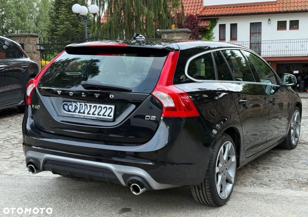 Volvo V60 D2 R-Design - 7